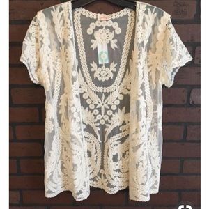 Small off white lace kimono